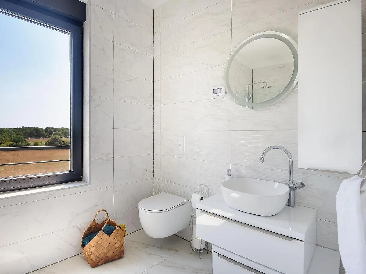 Modern Villa With Heated Pool Pula Croácia