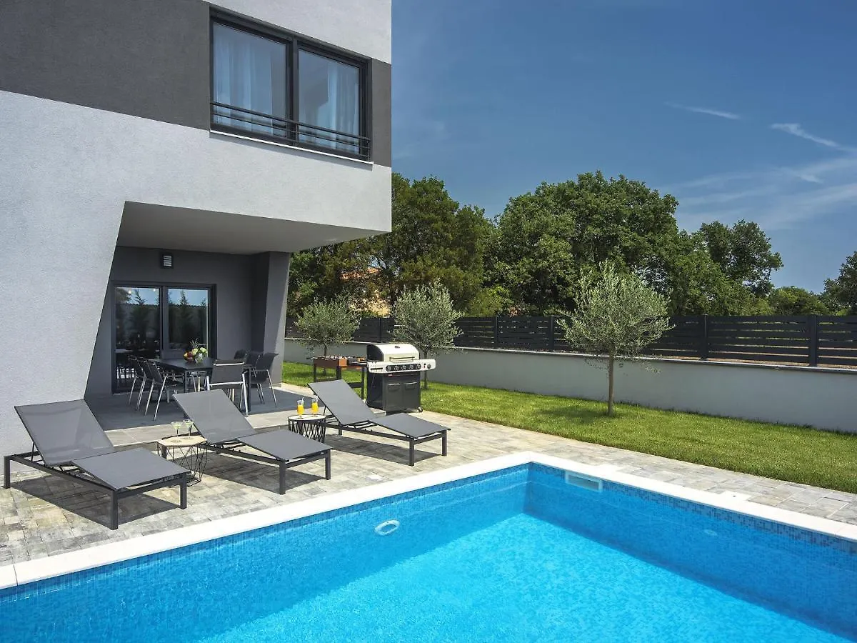 Modern Villa With Heated Pool Pula Croácia